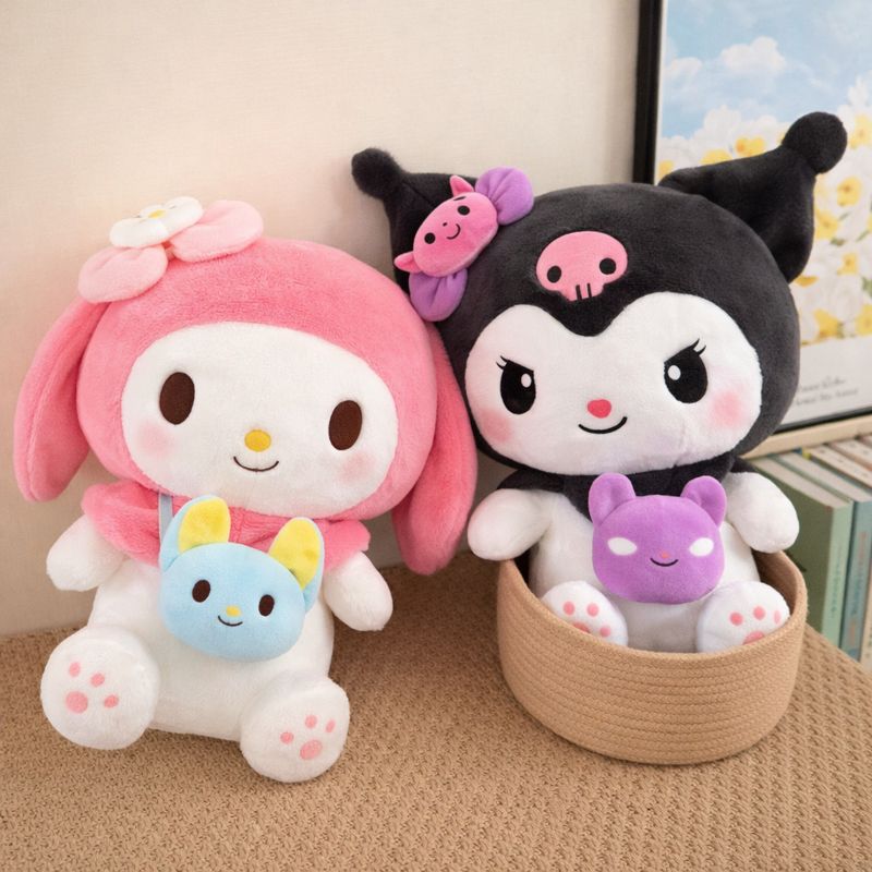 Kuromi- Ôm- Trái- Dâu-2